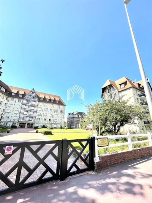 Le Castel 1 C.L.S Deauville Exterior photo